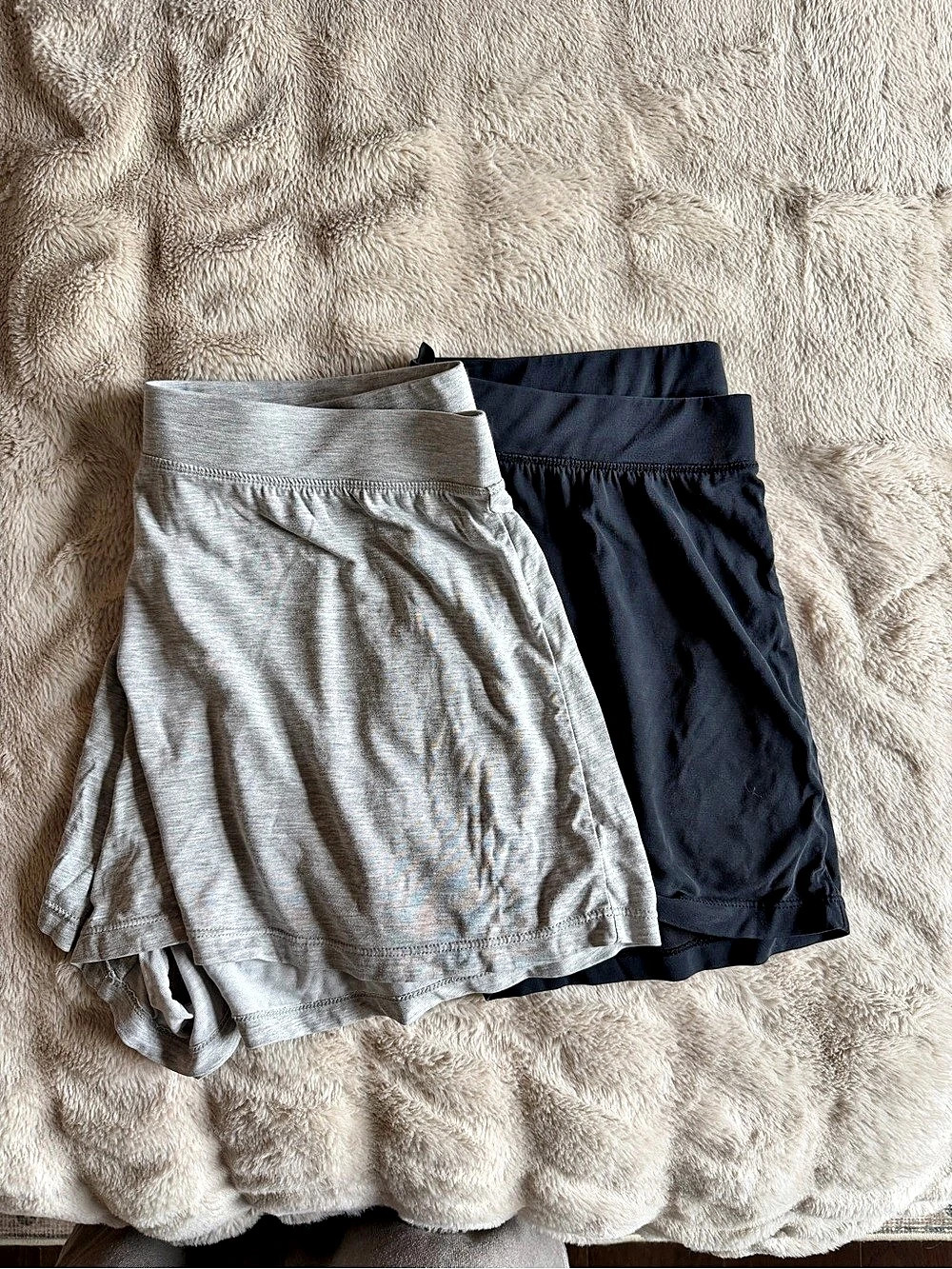 Shorts 2-Pair Set in Gray & Black Size Large